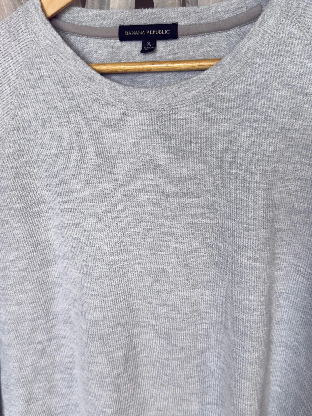 Banana Republic Men's Light Heather Gray Crewneck Sweater